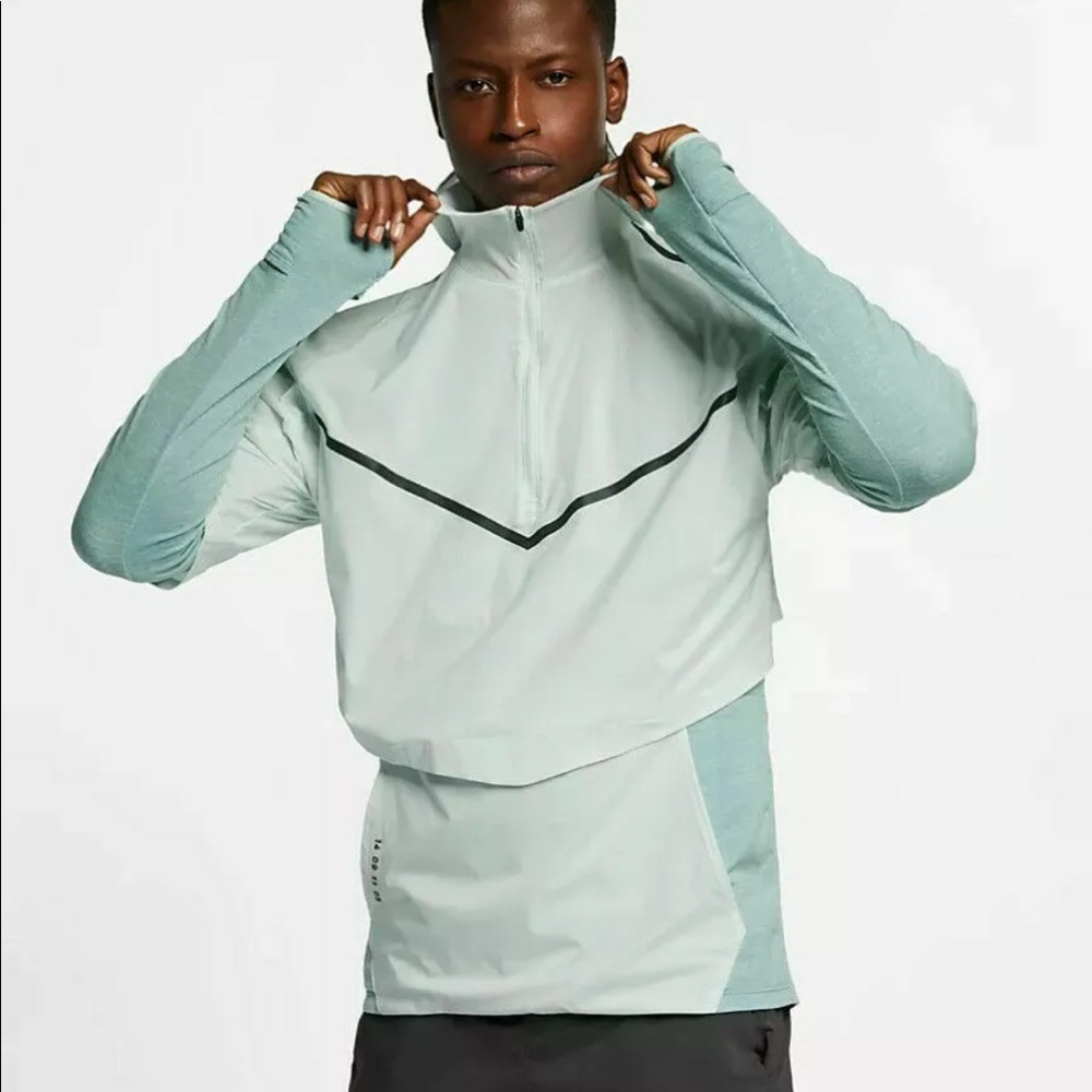 Nike Therma Sphere Tech Pack Running Division Tee.